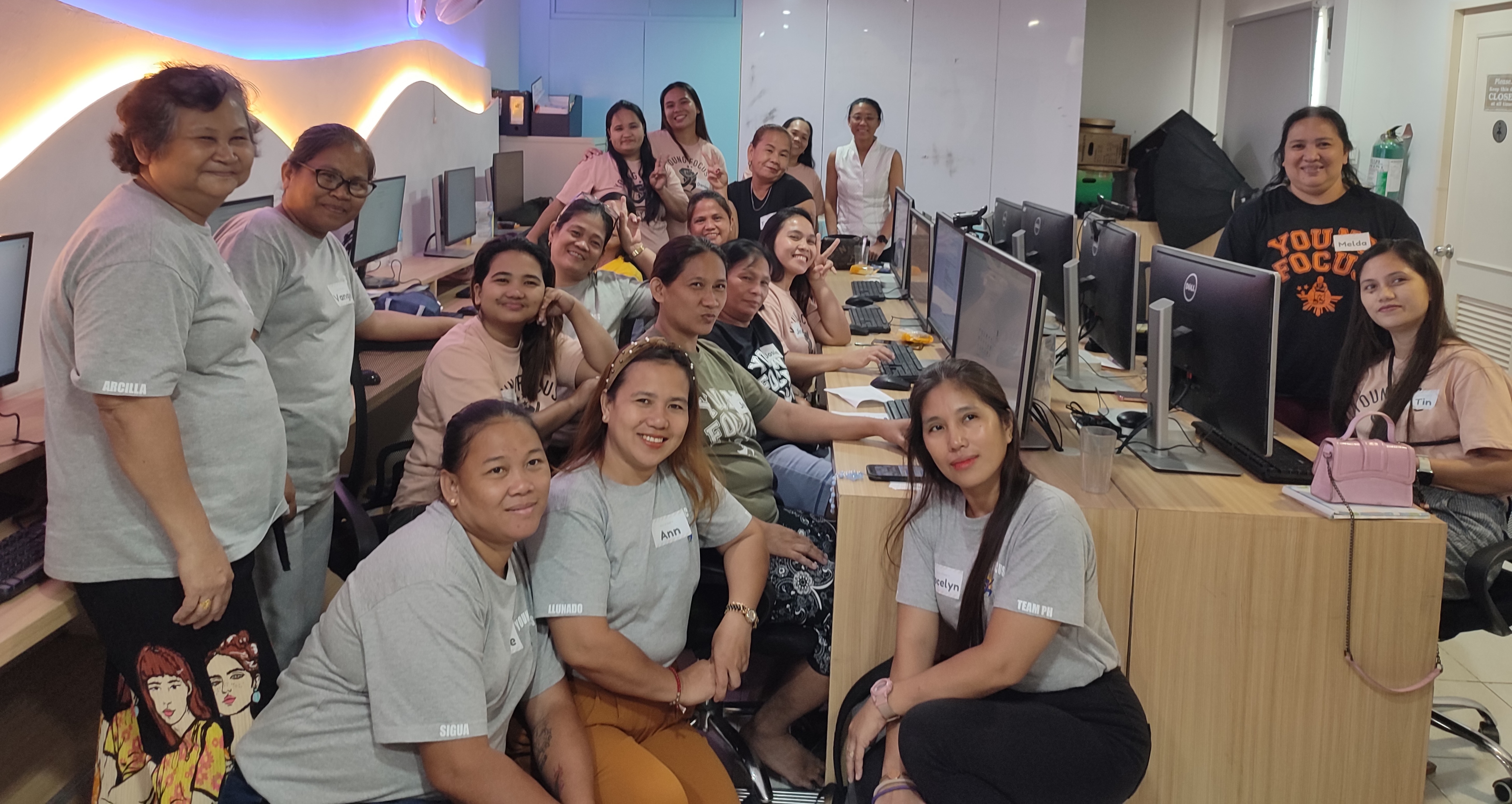 The pilot cohort of women at the Tondo workshop, Manila